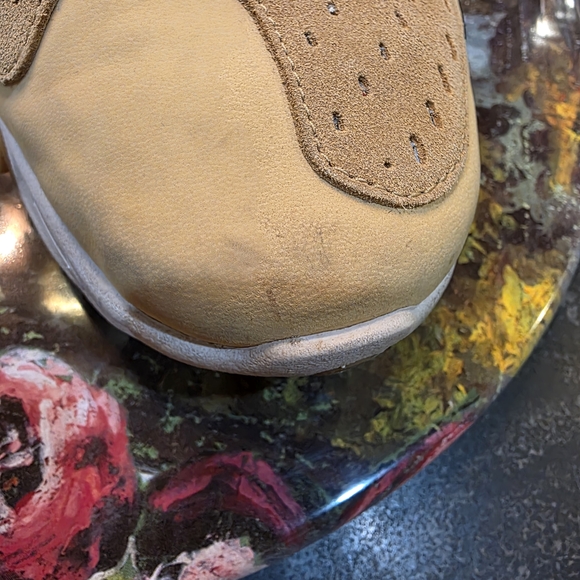 Nike Men's THEIOTH Tan and Black Sneakers - Picture 7 of 17